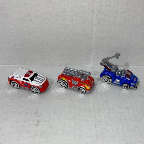 Lot of 3 Tonka Emergency Vehicles Fire Truck Tow Truck & Ambulance - Picture 1 of 11